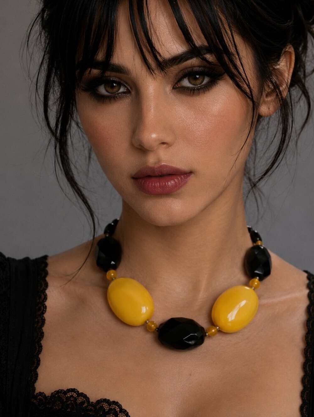 Vtg 1980s Bumblebee Glass Knot Beaded Chunky Statement Necklace